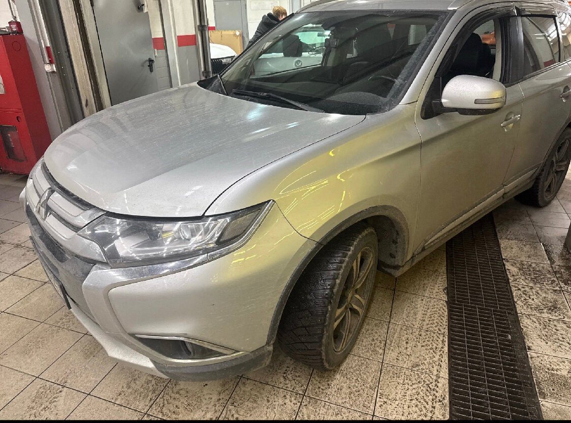 Mitsubishi Outlander Z8T****70 с пробегом