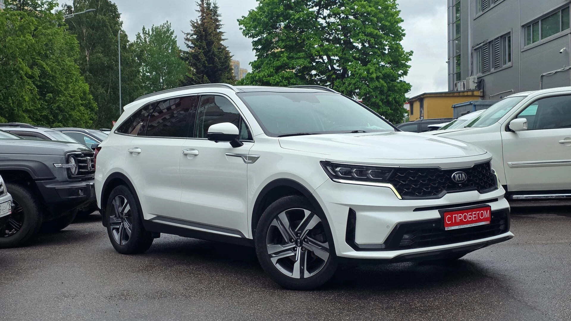 Kia SORENTO XWE****47 с пробегом