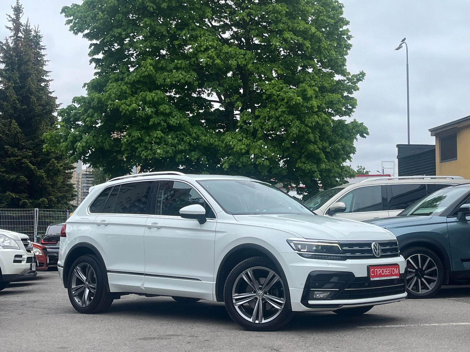 Volkswagen Tiguan XW8****24 с пробегом