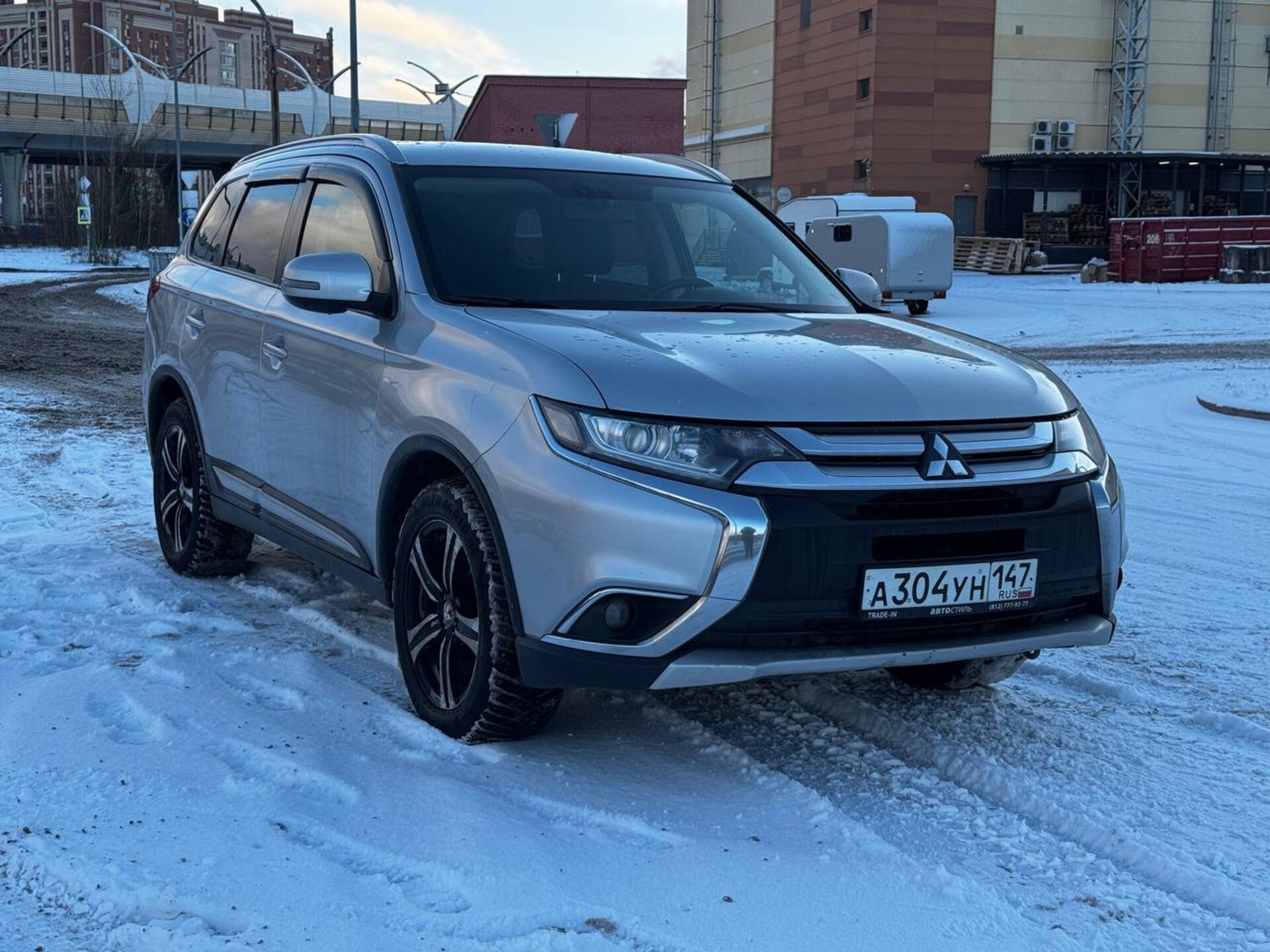 Mitsubishi Outlander Z8T****70 с пробегом