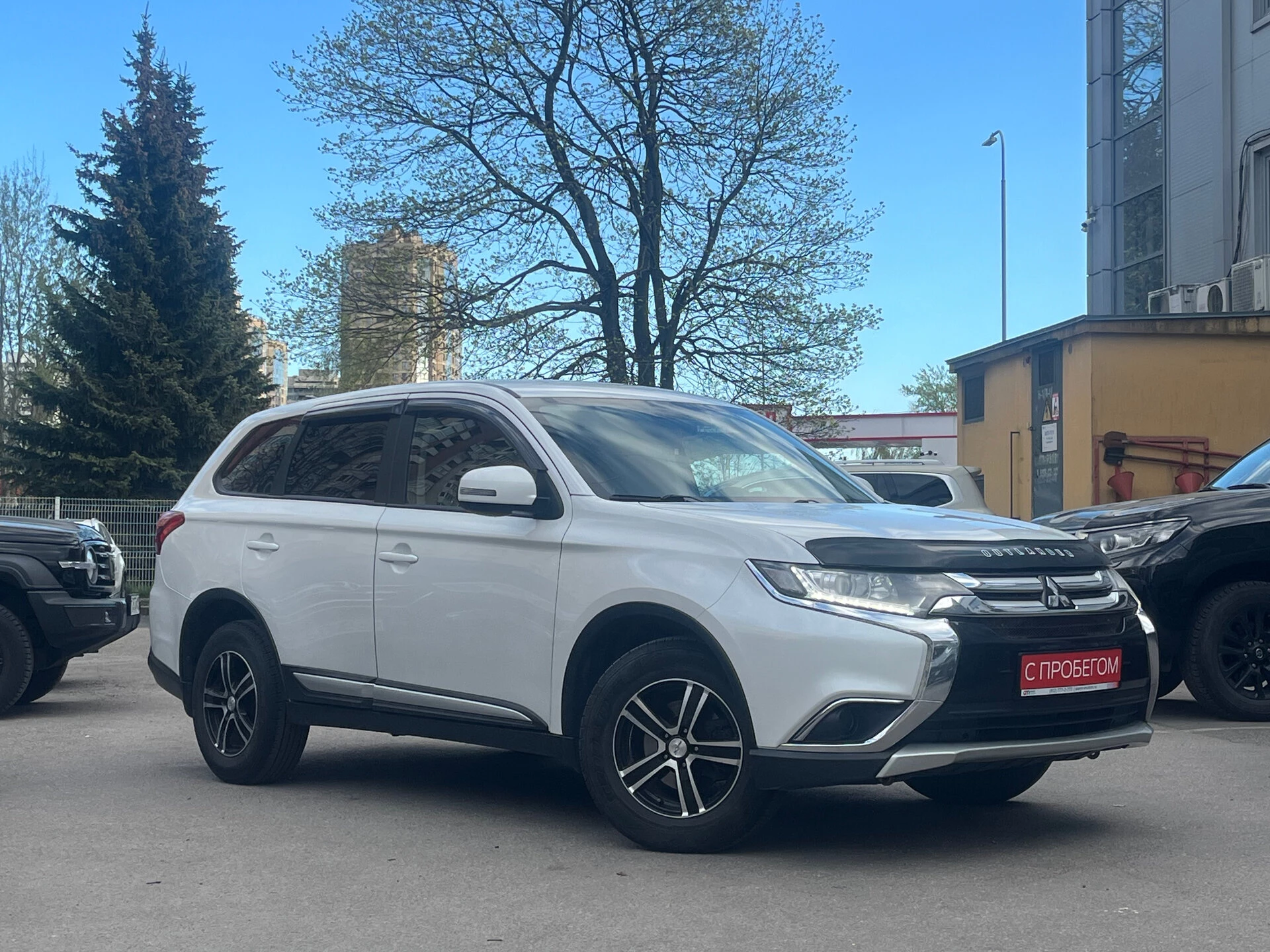 Mitsubishi Outlander Z8T****71 с пробегом