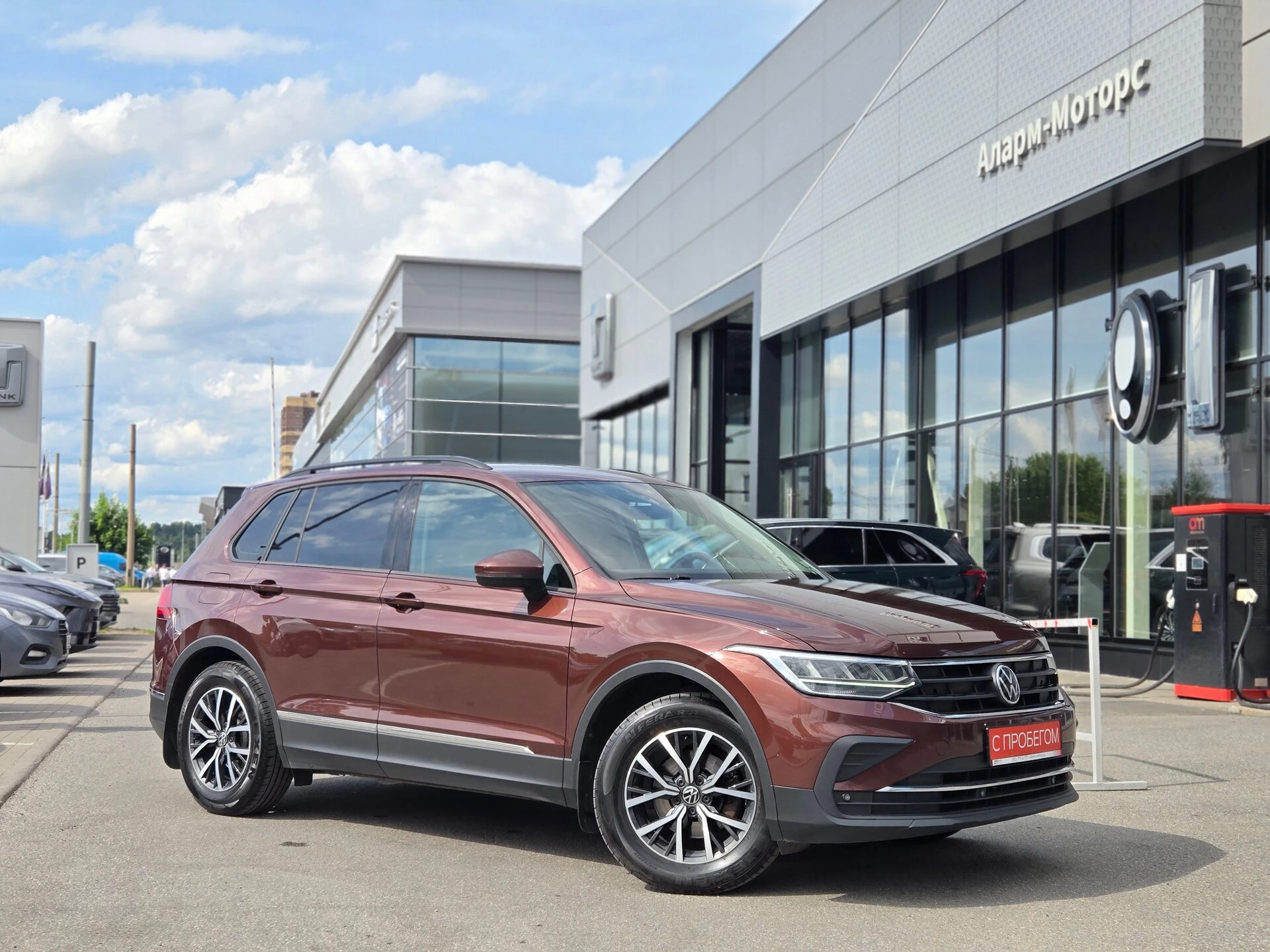 Volkswagen Tiguan XW8****18 с пробегом
