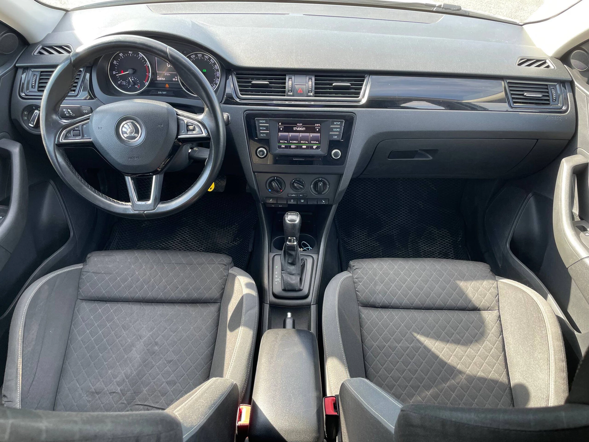 Skoda Rapid XW8****90 с пробегом