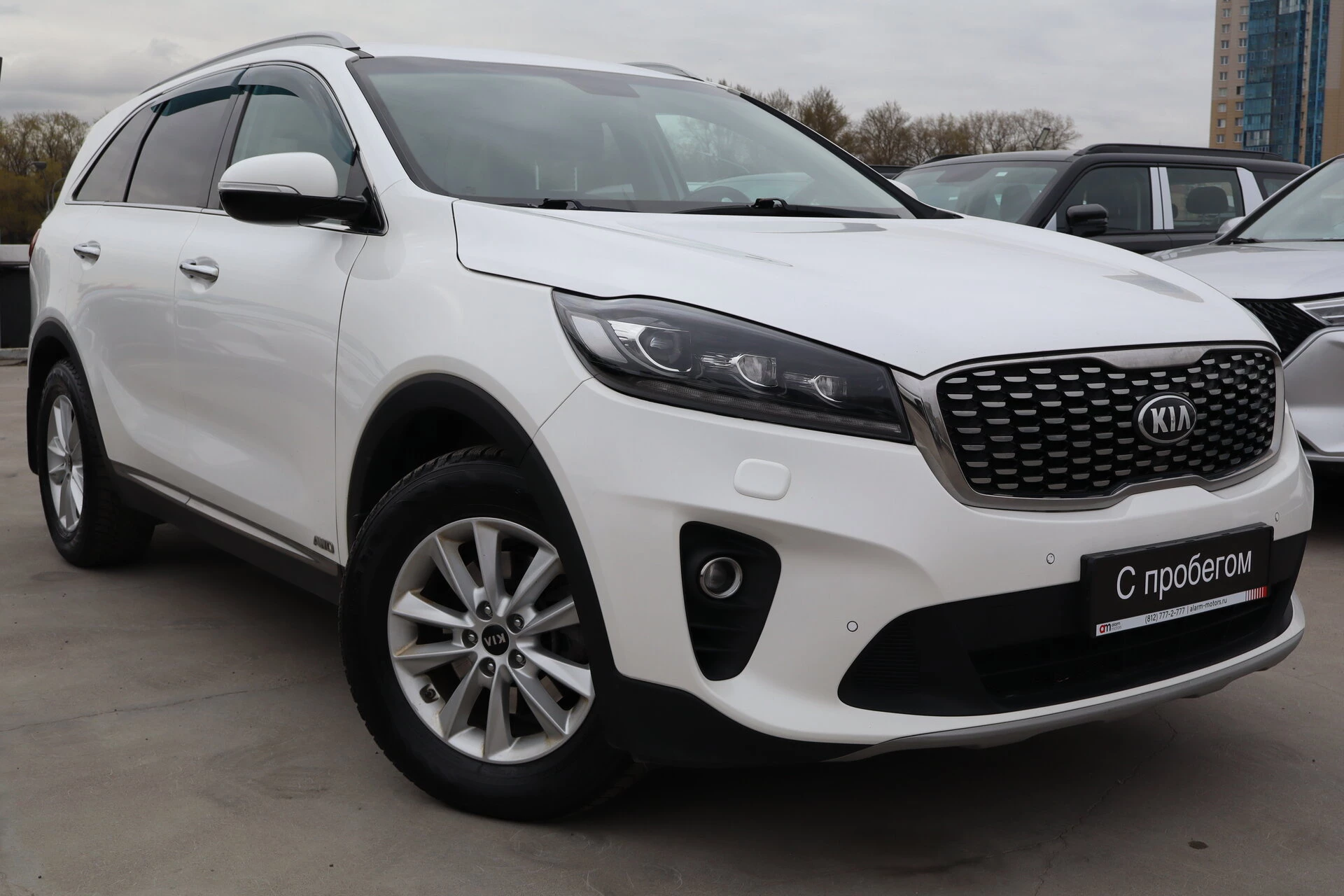 Kia SORENTO XWE****55 с пробегом