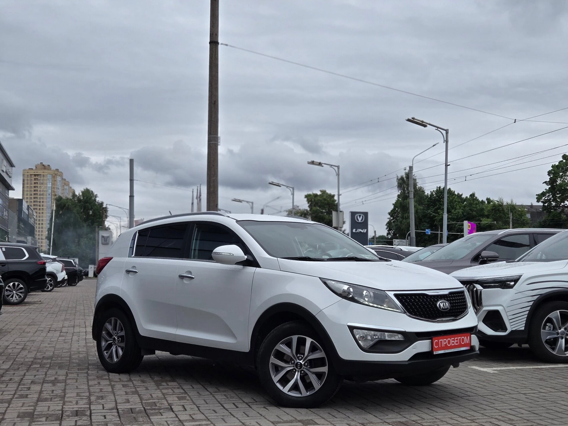 Kia SPORTAGE XWE****80 с пробегом
