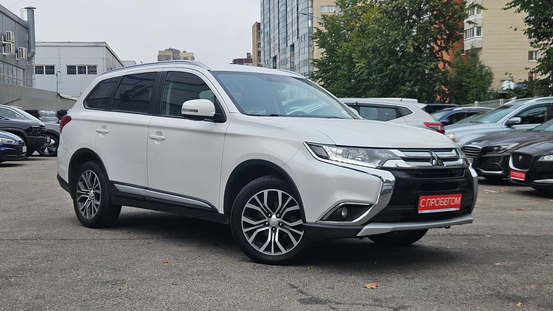 Mitsubishi Outlander Z8T****26 с пробегом