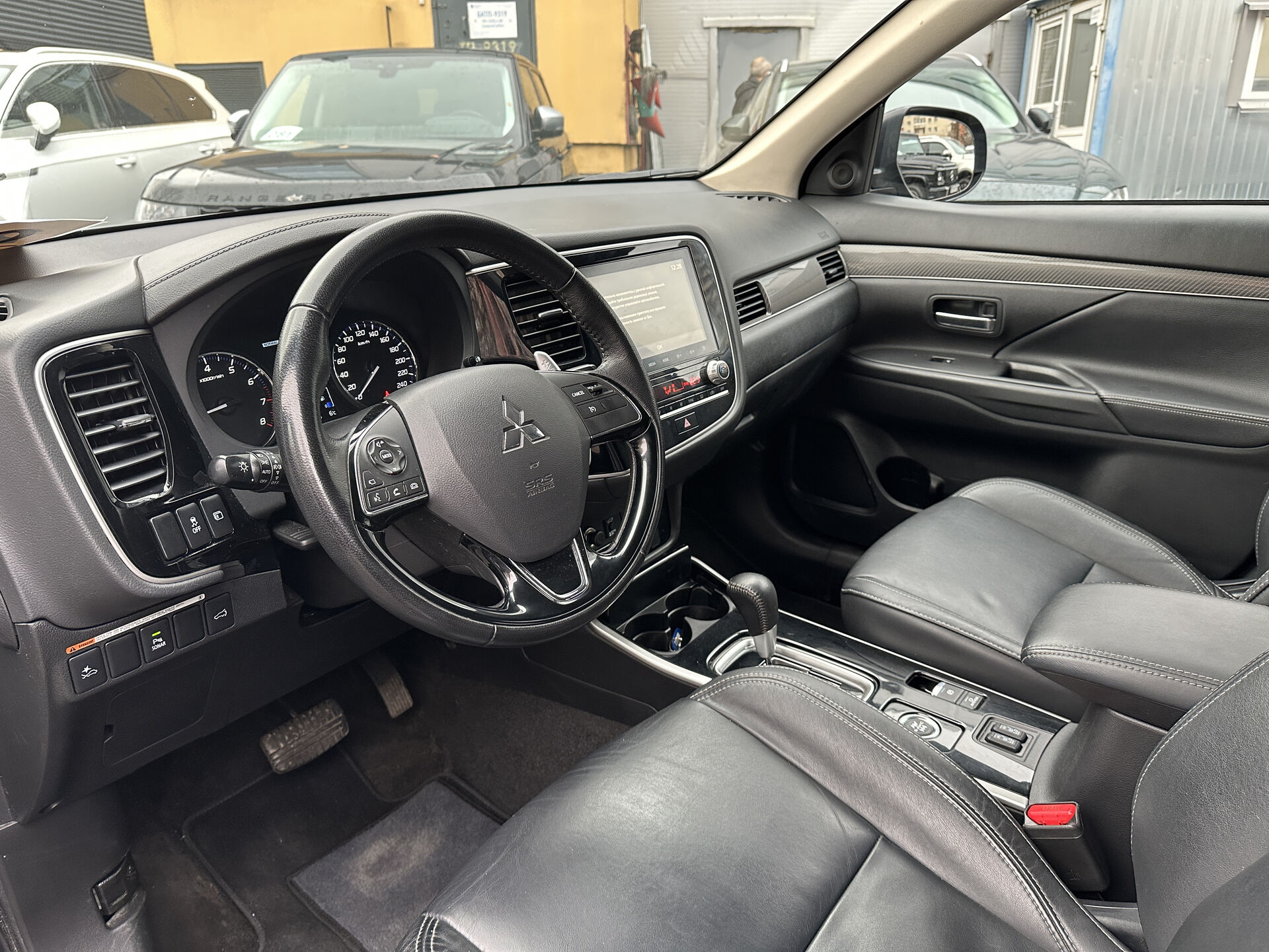 Mitsubishi Outlander Z8T****40 с пробегом