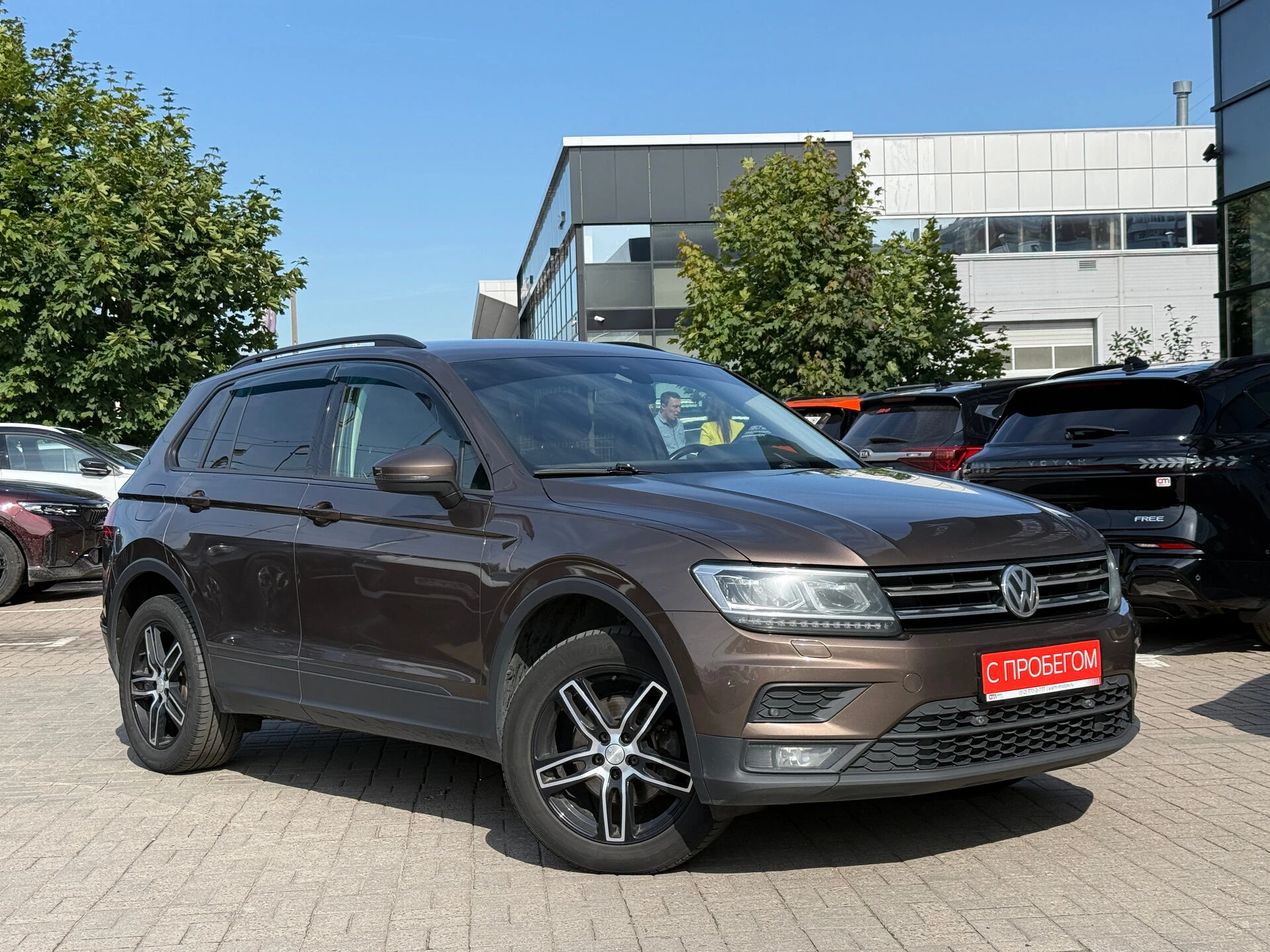 Volkswagen Tiguan XW8****40 с пробегом