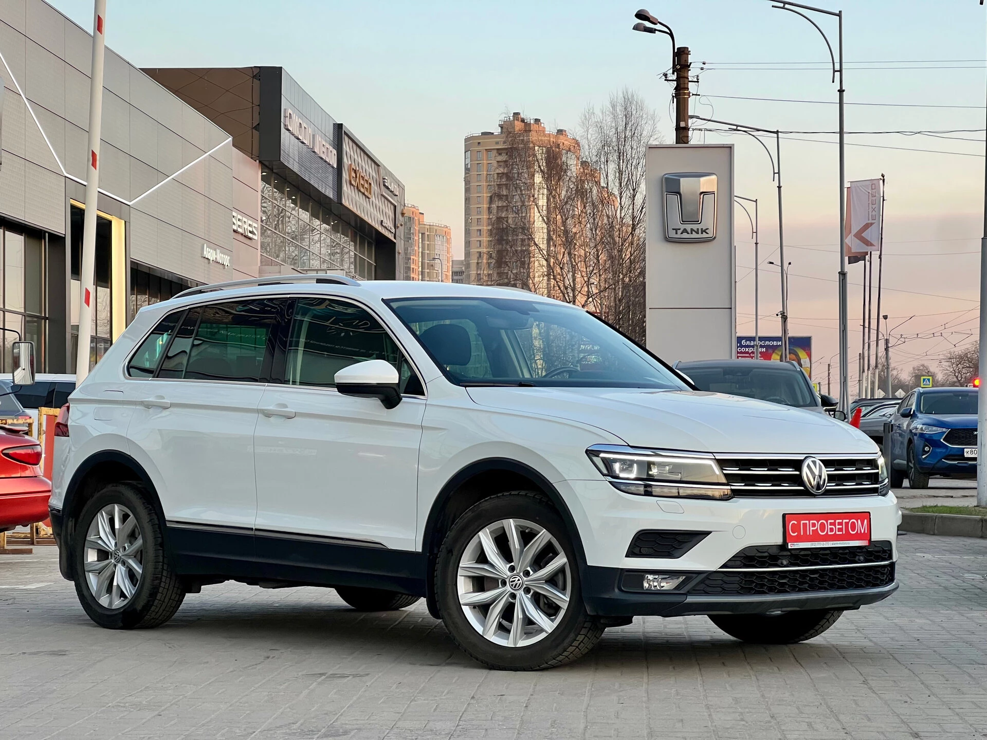Volkswagen Tiguan XW8****33 с пробегом