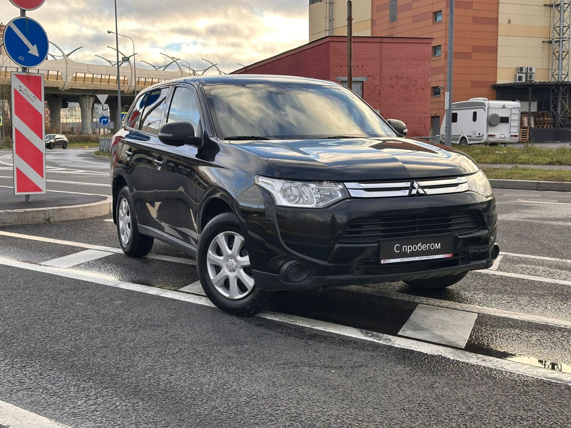 Mitsubishi Outlander Z8T****28 с пробегом