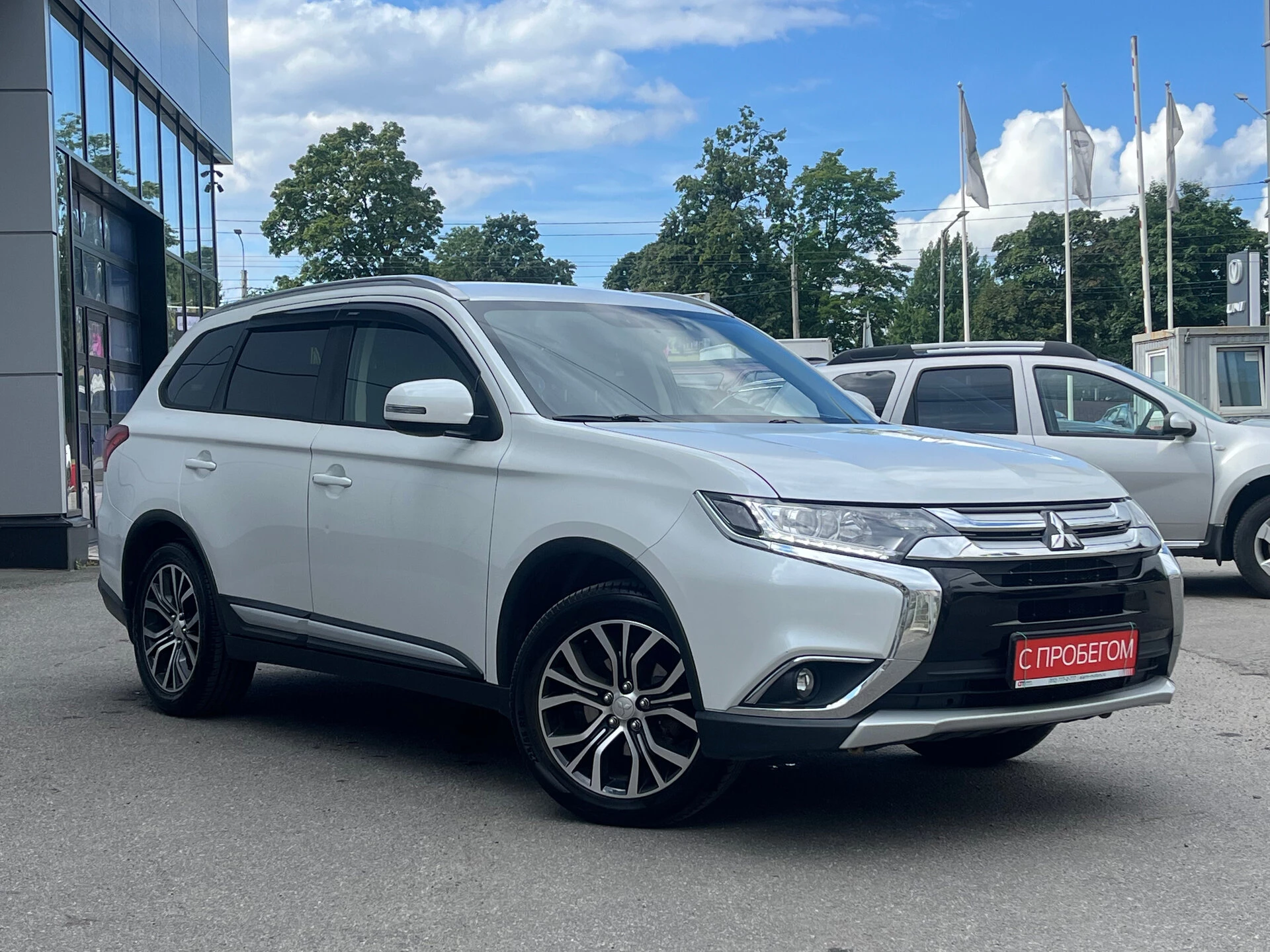 Mitsubishi Outlander Z8T****82 с пробегом