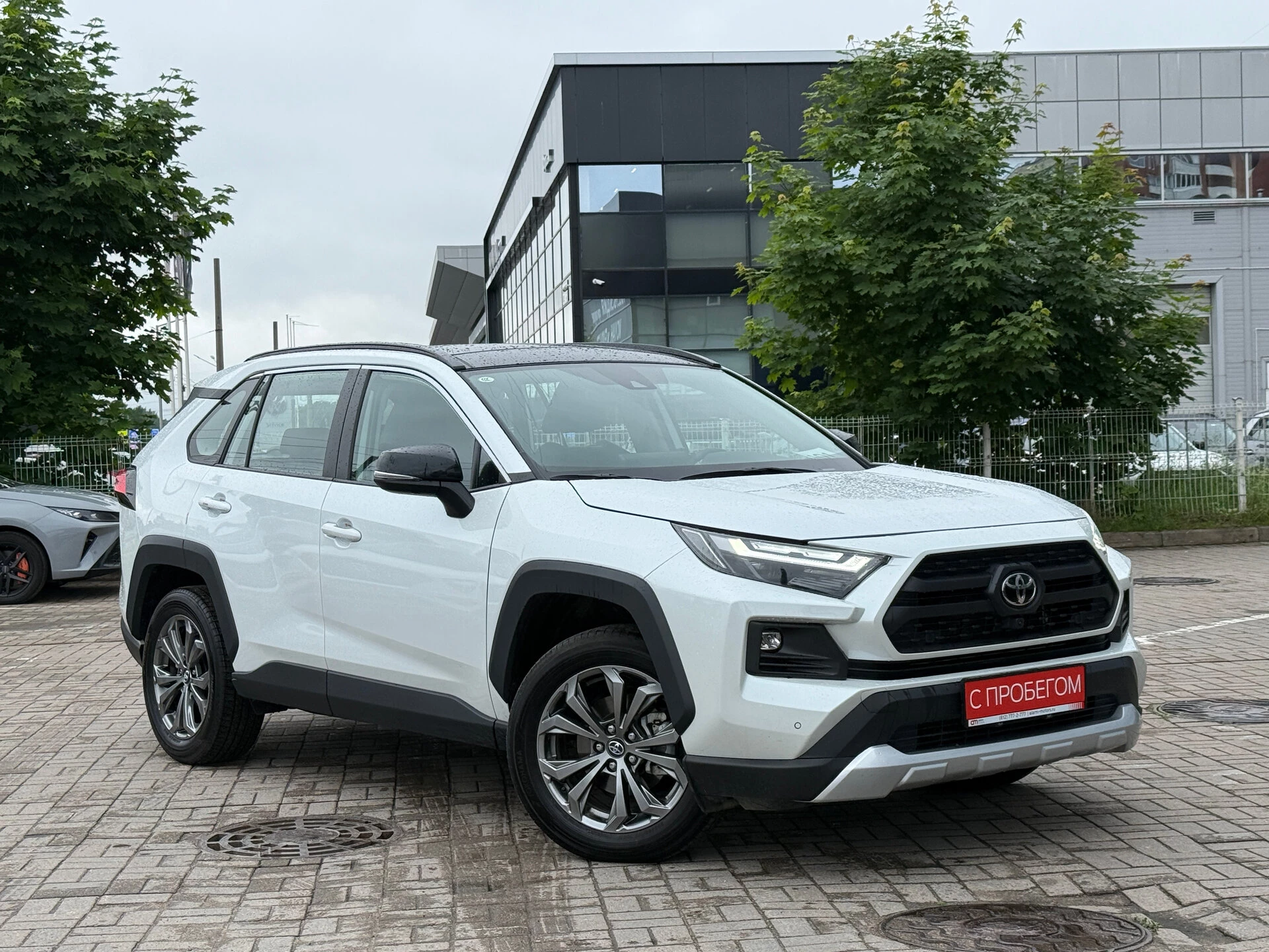 Toyota RAV4 LFM****83 с пробегом