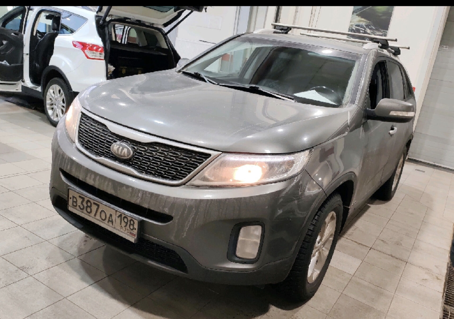 Kia SORENTO XWE****96 с пробегом