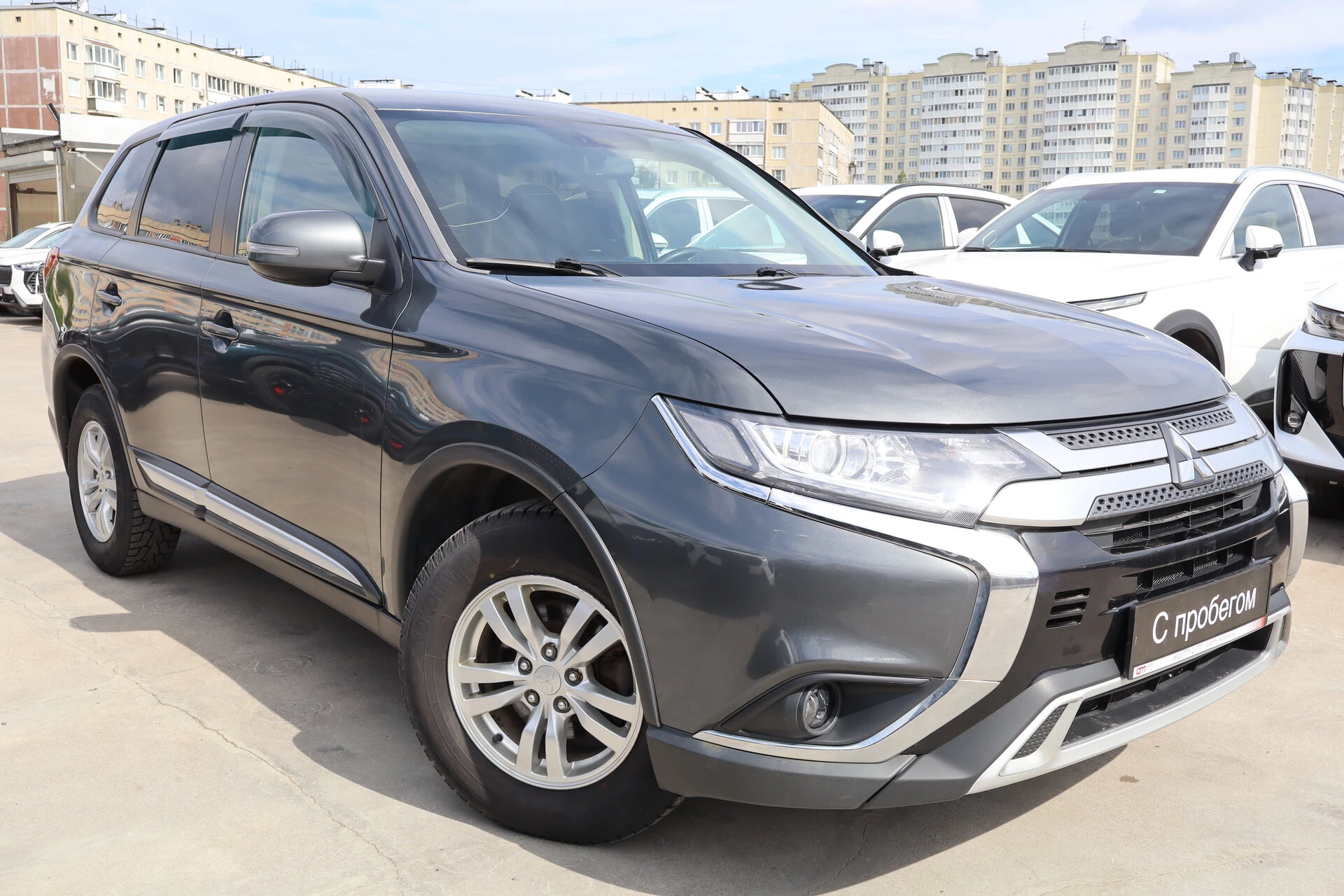 Mitsubishi Outlander Z8T****15 с пробегом